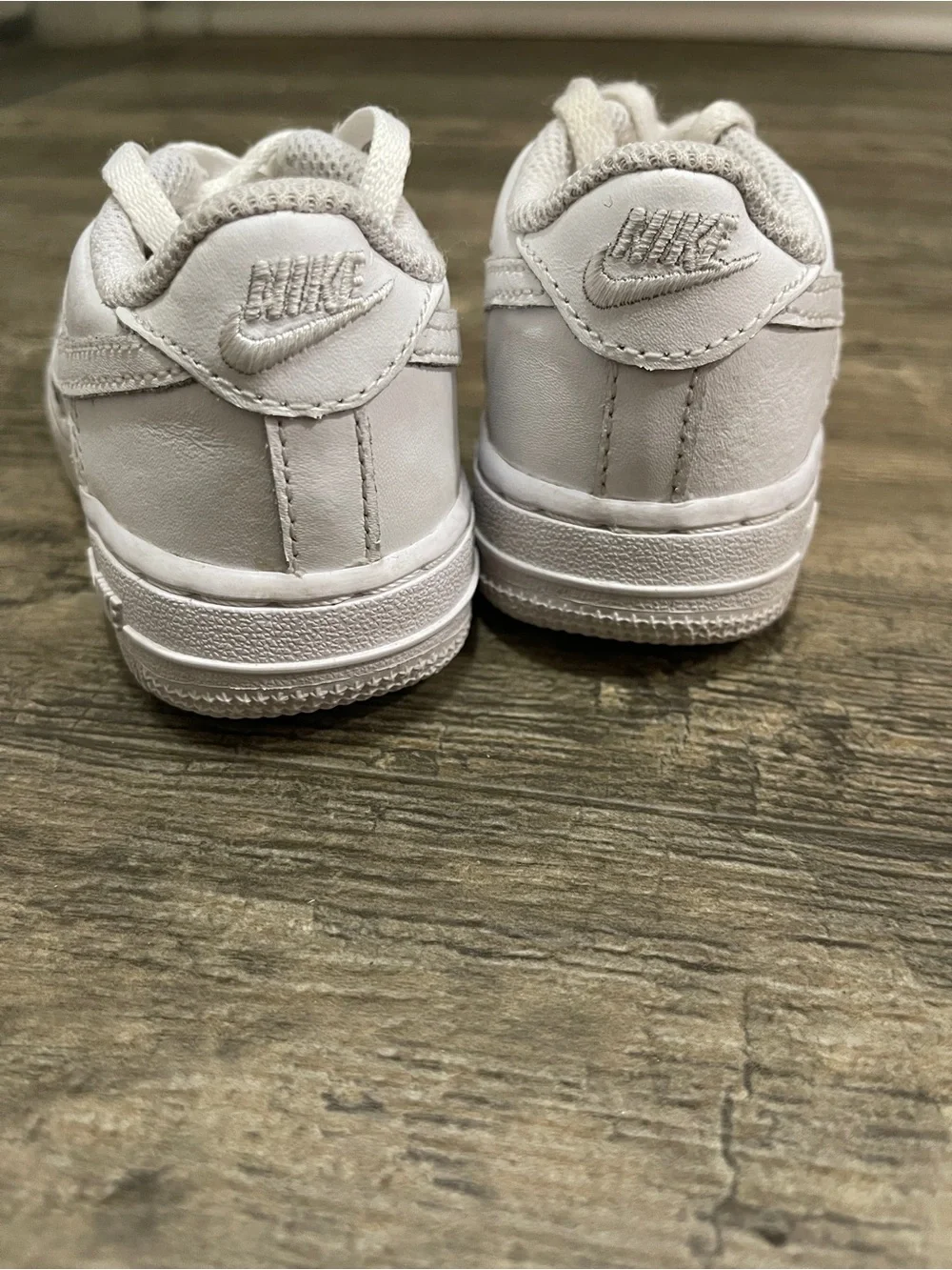 Nike Kids White Low-Top Air Force 1 Leather Sneakers size 9C